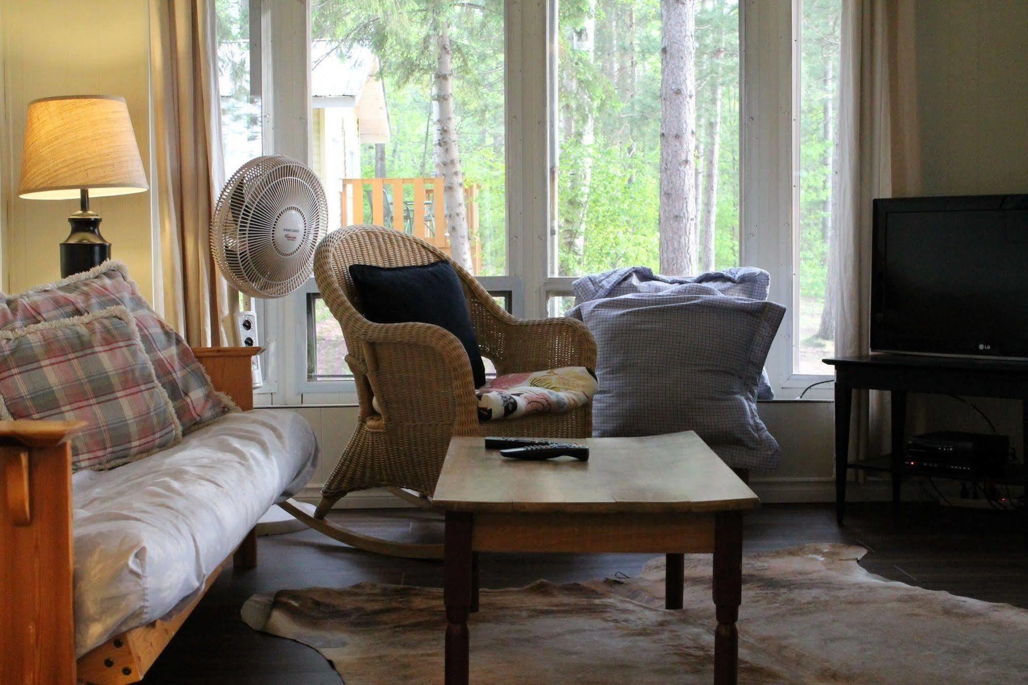 Algonquin'S Edge Resort Madawaska Dış mekan fotoğraf
